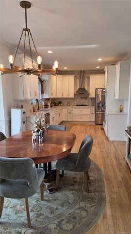 185 W Islip Road, West Islip, NY 11795