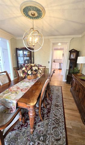 185 W Islip Road, West Islip, NY 11795