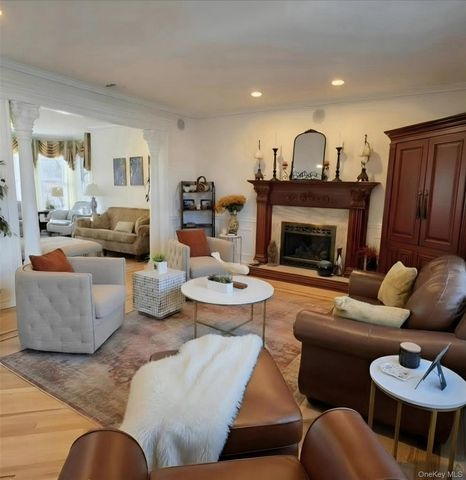 185 W Islip Road, West Islip, NY 11795