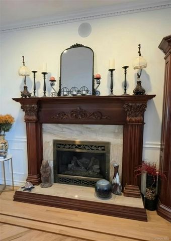 185 W Islip Road, West Islip, NY 11795