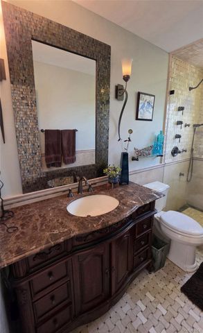 185 W Islip Road, West Islip, NY 11795