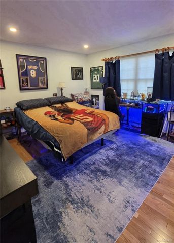 185 W Islip Road, West Islip, NY 11795