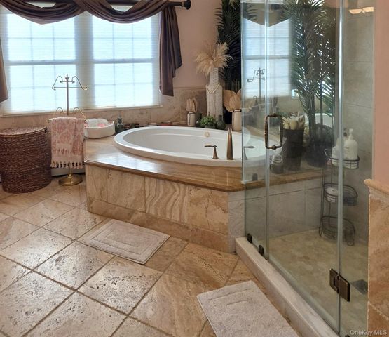 185 W Islip Road, West Islip, NY 11795