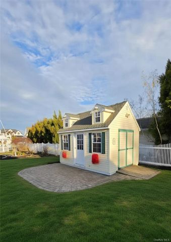 185 W Islip Road, West Islip, NY 11795