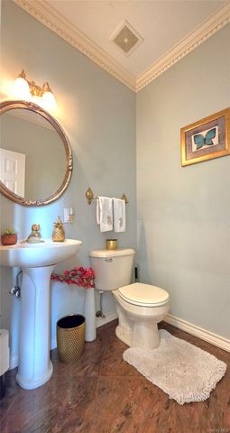 185 W Islip Road, West Islip, NY 11795