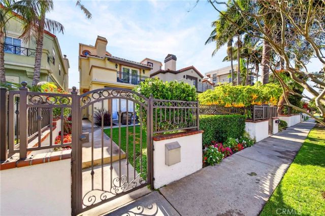 816 Delaware Street, Huntington Beach, CA 92648