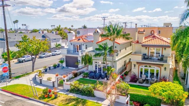 816 Delaware Street, Huntington Beach, CA 92648