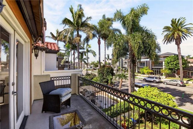 816 Delaware Street, Huntington Beach, CA 92648