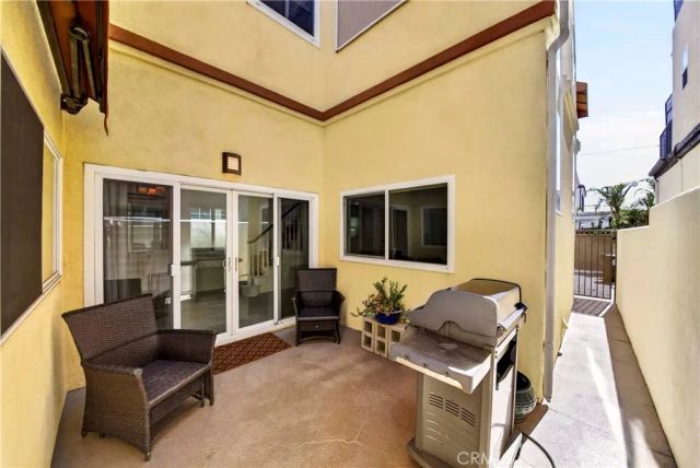 816 Delaware Street, Huntington Beach, CA 92648