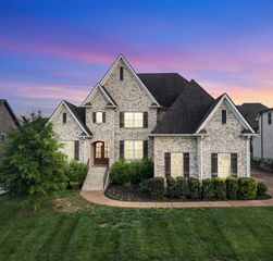 5005 Wallaby Dr, Spring Hill, TN 37174