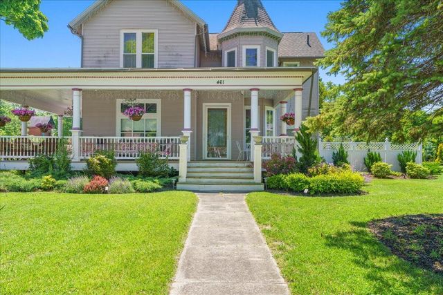 461 Fifth Street, Manistee, MI 49660