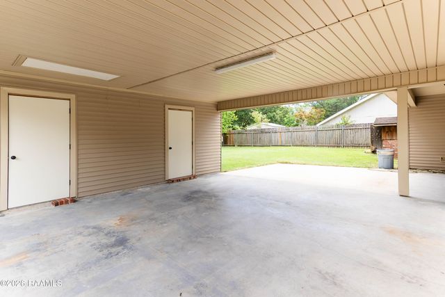 115 Briar Green Drive, Youngsville, LA 70592