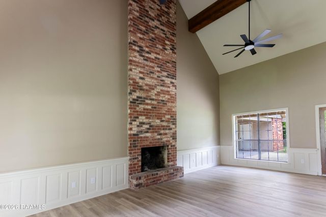 115 Briar Green Drive, Youngsville, LA 70592