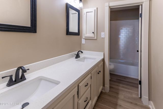 115 Briar Green Drive, Youngsville, LA 70592