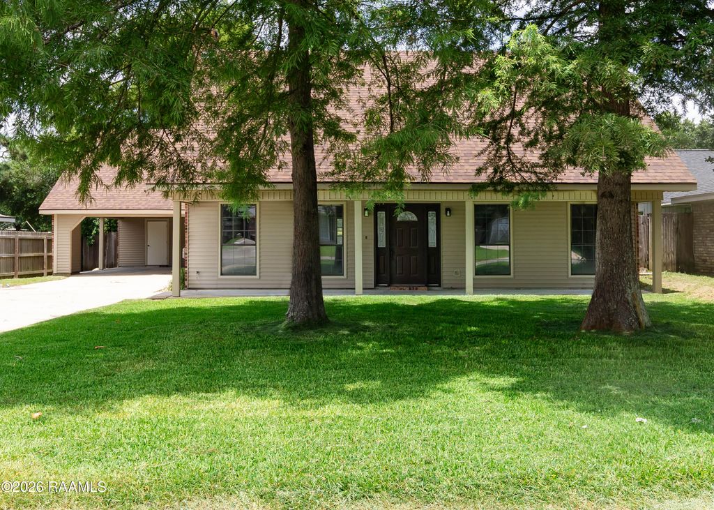 115 Briar Green Drive, Youngsville, LA 70592