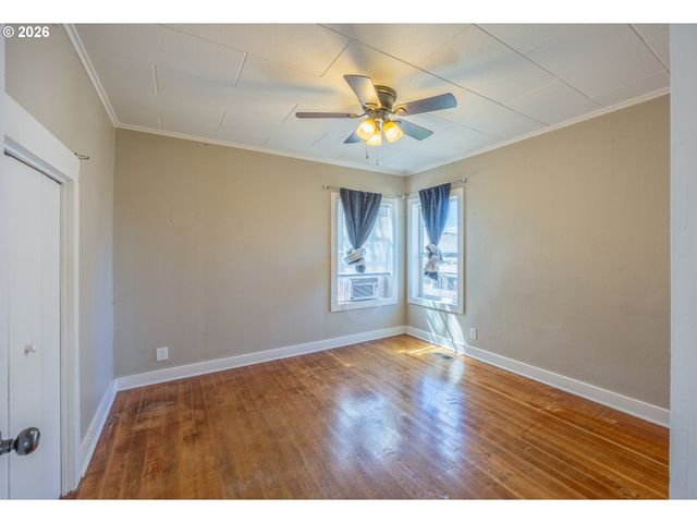 1755 Ne KLAMATH Ave, Roseburg, OR 97470