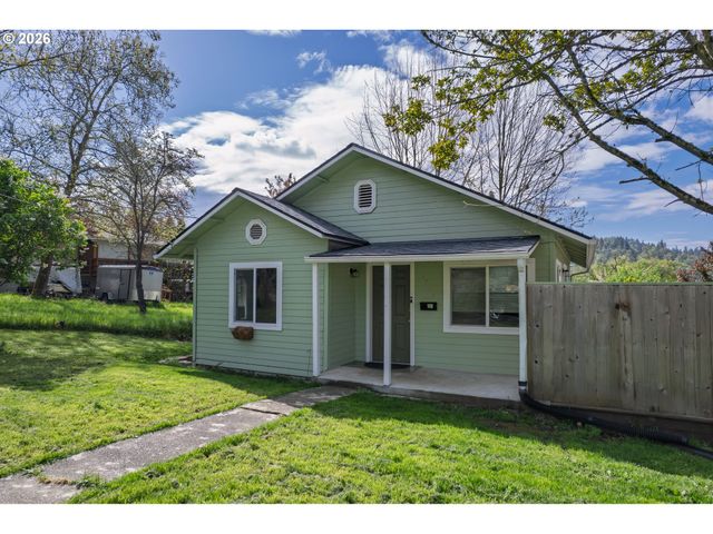 1755 Ne KLAMATH Ave, Roseburg, OR 97470