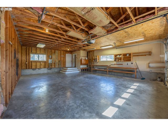 1755 Ne KLAMATH Ave, Roseburg, OR 97470