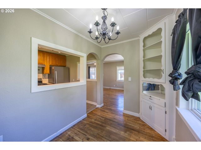 1755 Ne KLAMATH Ave, Roseburg, OR 97470