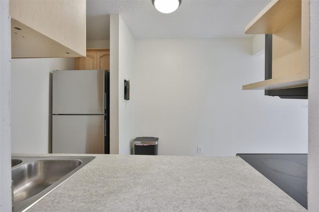 284 115TH AVENUE N 3, St Petersburg, FL 33716