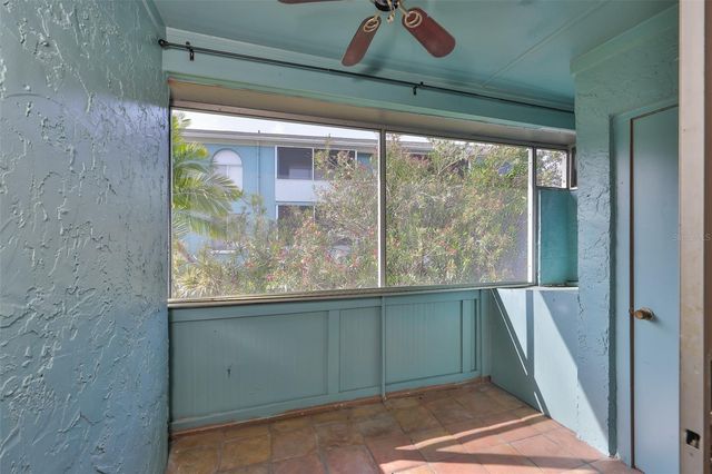 284 115TH AVENUE N 3, St Petersburg, FL 33716