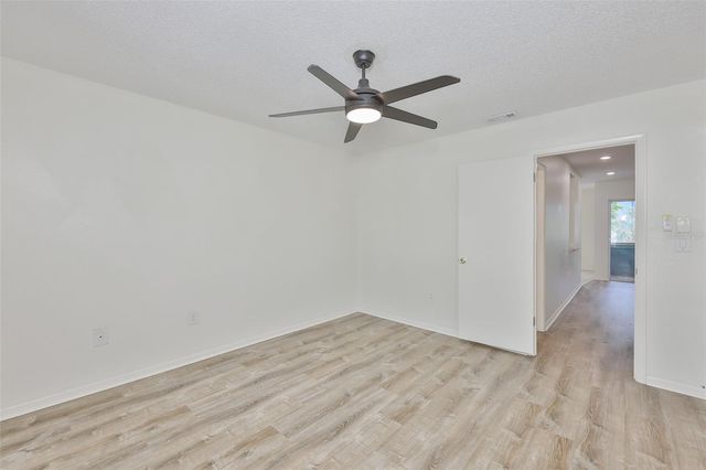 284 115TH AVENUE N 3, St Petersburg, FL 33716