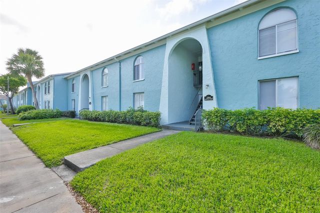 284 115TH AVENUE N 3, St Petersburg, FL 33716