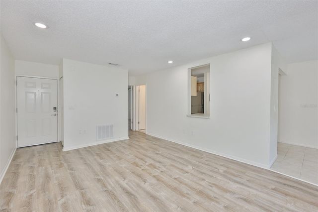 284 115TH AVENUE N 3, St Petersburg, FL 33716