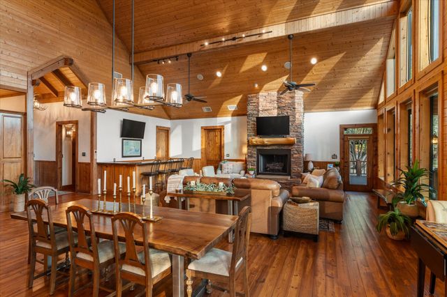 185 King Club Boulevard, Scroggins, TX 75480