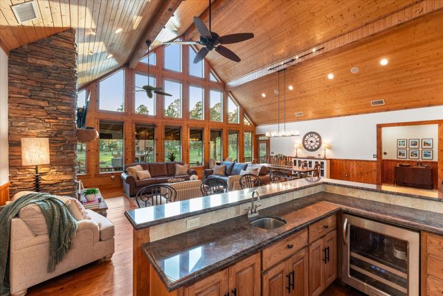 185 King Club Boulevard, Scroggins, TX 75480