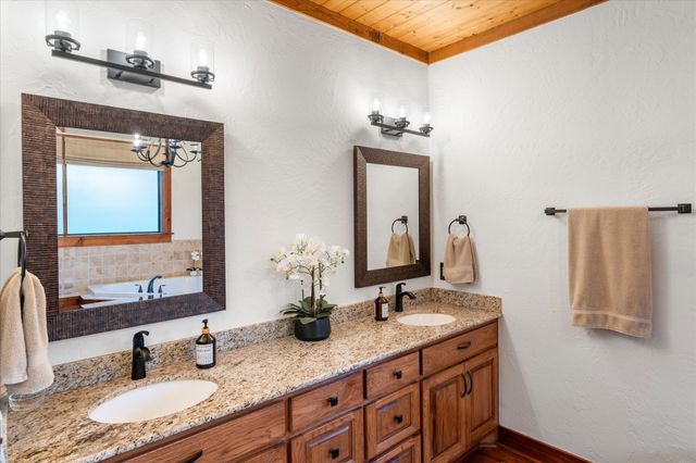 185 King Club Boulevard, Scroggins, TX 75480