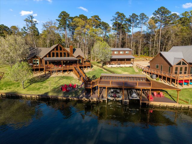 185 King Club Boulevard, Scroggins, TX 75480