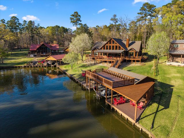 185 King Club Boulevard, Scroggins, TX 75480