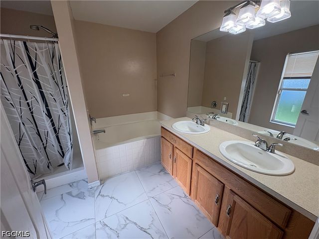 116 NW 26th PL, Cape Coral, FL 33993