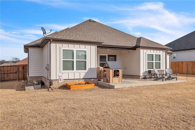 421 N Otoe Street, Farmington, AR 72730