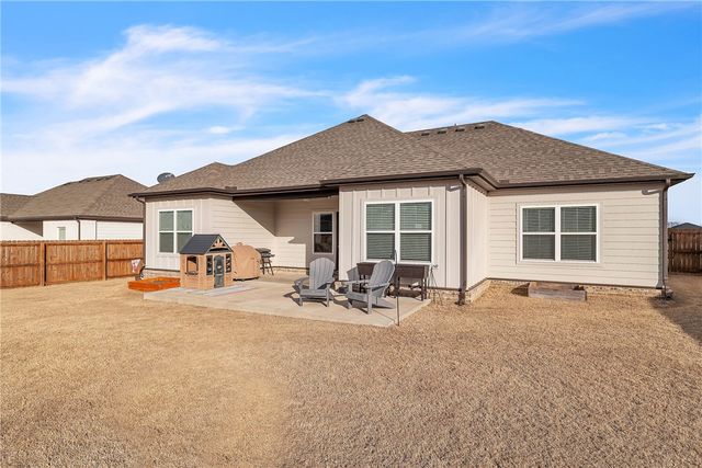 421 N Otoe Street, Farmington, AR 72730