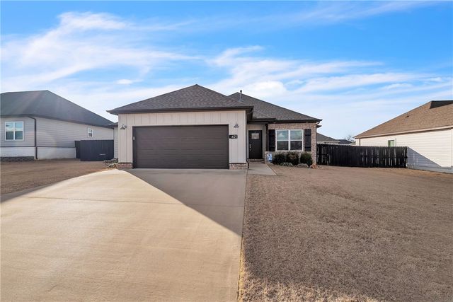 421 N Otoe Street, Farmington, AR 72730