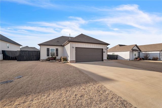 421 N Otoe Street, Farmington, AR 72730