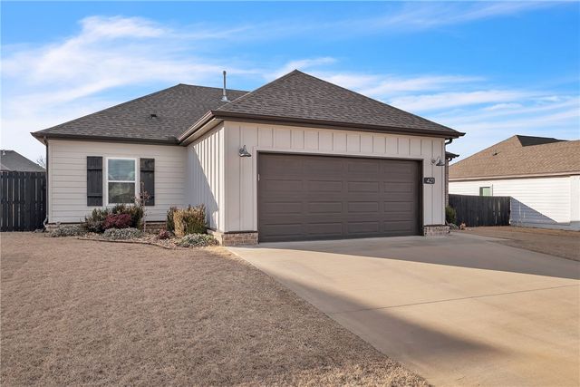 421 N Otoe Street, Farmington, AR 72730