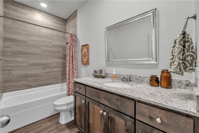 421 N Otoe Street, Farmington, AR 72730