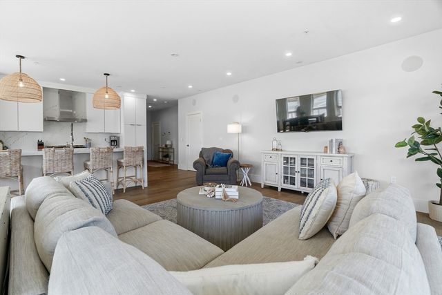 60 Newbury St 1, Quincy, MA 02171