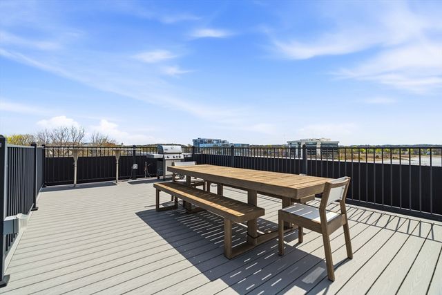 60 Newbury St 1, Quincy, MA 02171