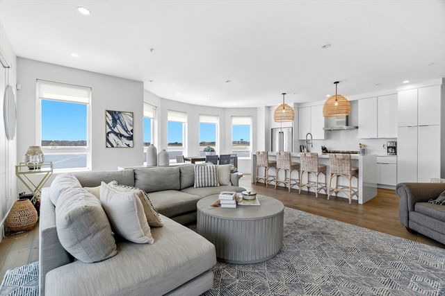 60 Newbury St 1, Quincy, MA 02171