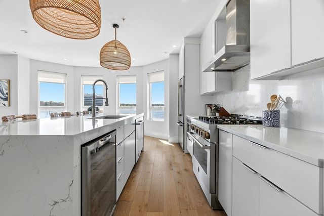 60 Newbury St 1, Quincy, MA 02171