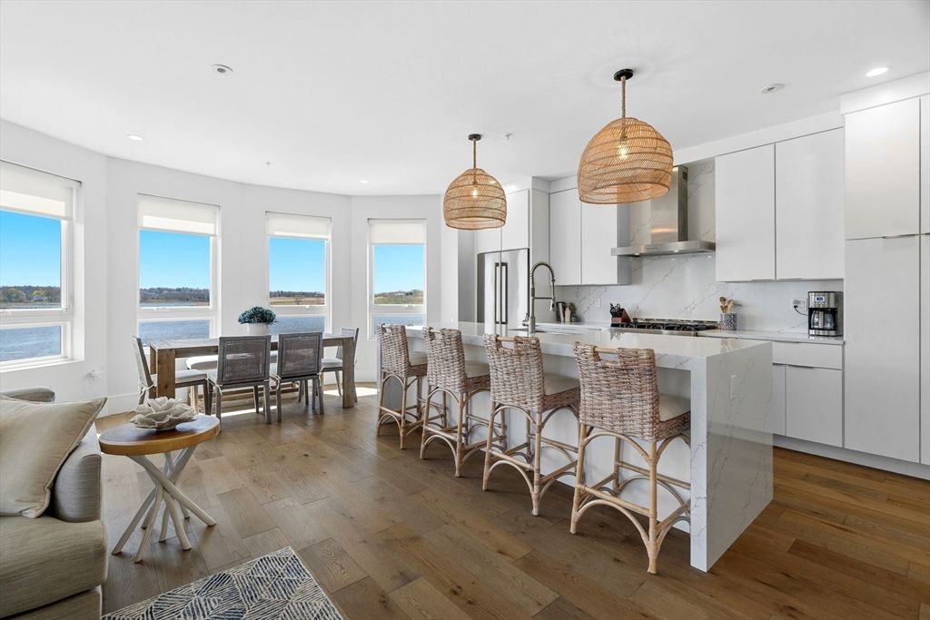 60 Newbury St 1, Quincy, MA 02171