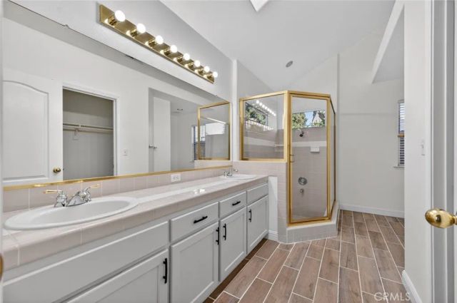 10291 N Whitney, Fresno, CA 93730
