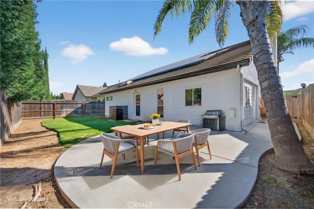 10291 N Whitney, Fresno, CA 93730