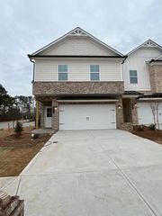 11 Creekside Commons Drive, Hoschton, GA 30548