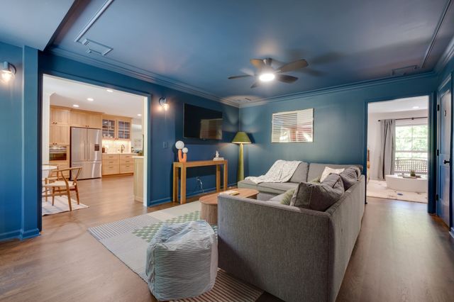 860 Lakemont Dr, Nashville, TN 37220