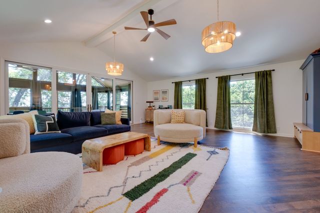 860 Lakemont Dr, Nashville, TN 37220